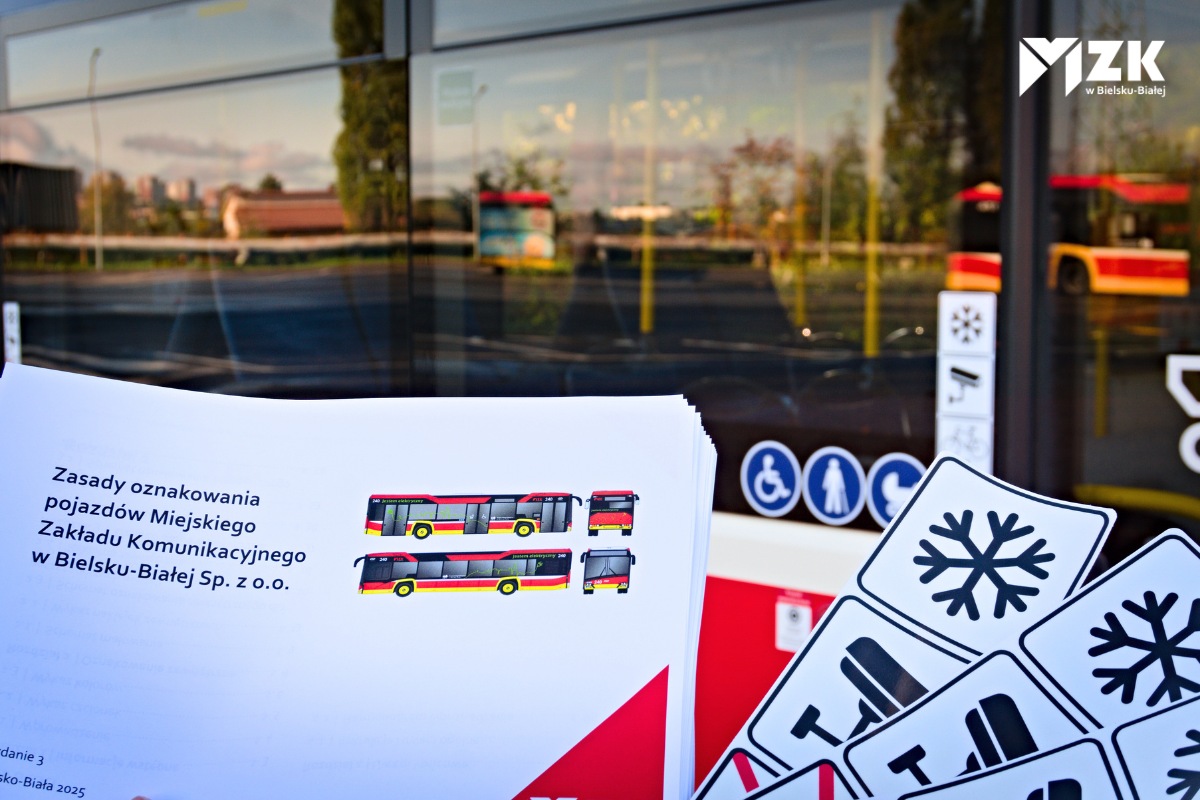 Nowe oznakowanie na autobusie