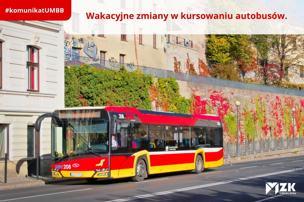 Zdjęcie autobusu w centrum miasta