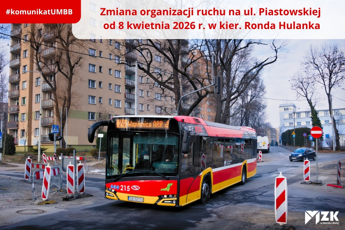 Zdjęcie autobusu na remontowanej ulicy Piastowskiej